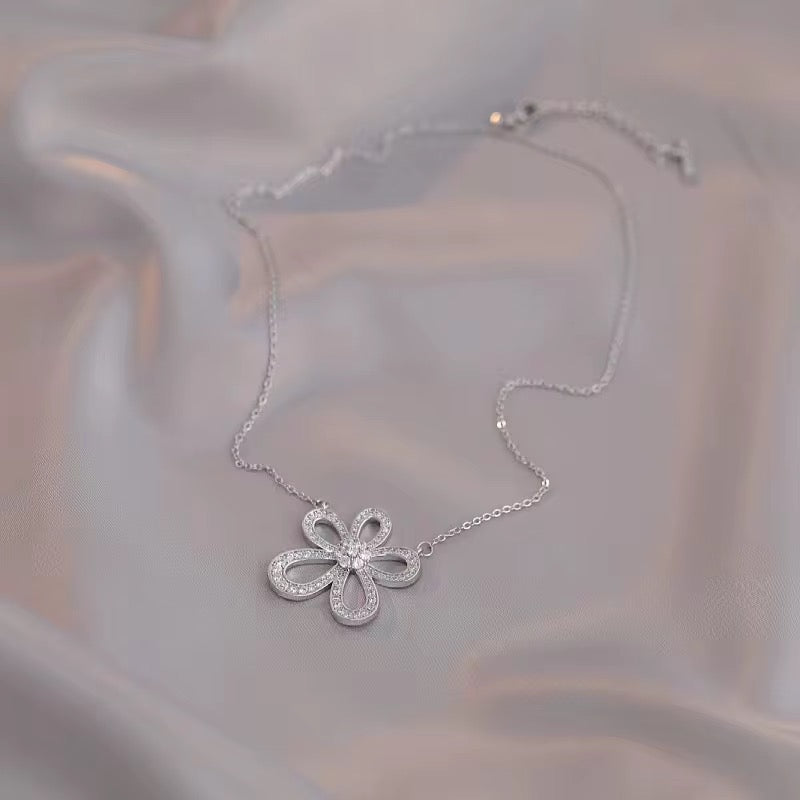 Collier Rose Blossom