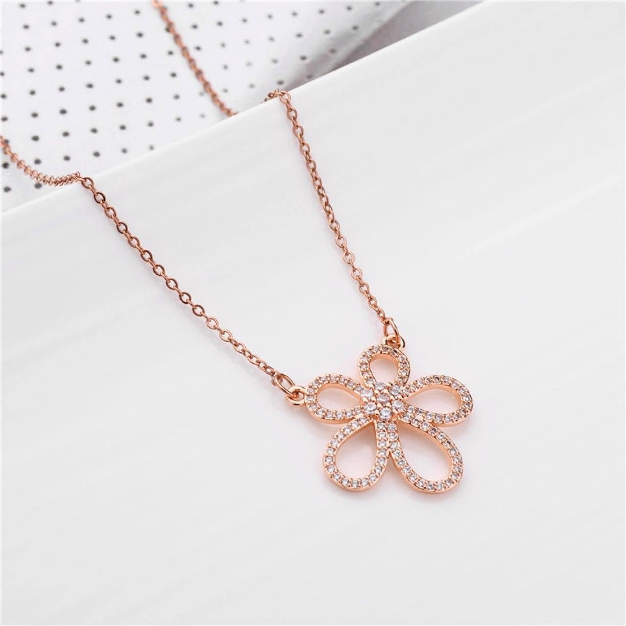 Collier Rose Blossom