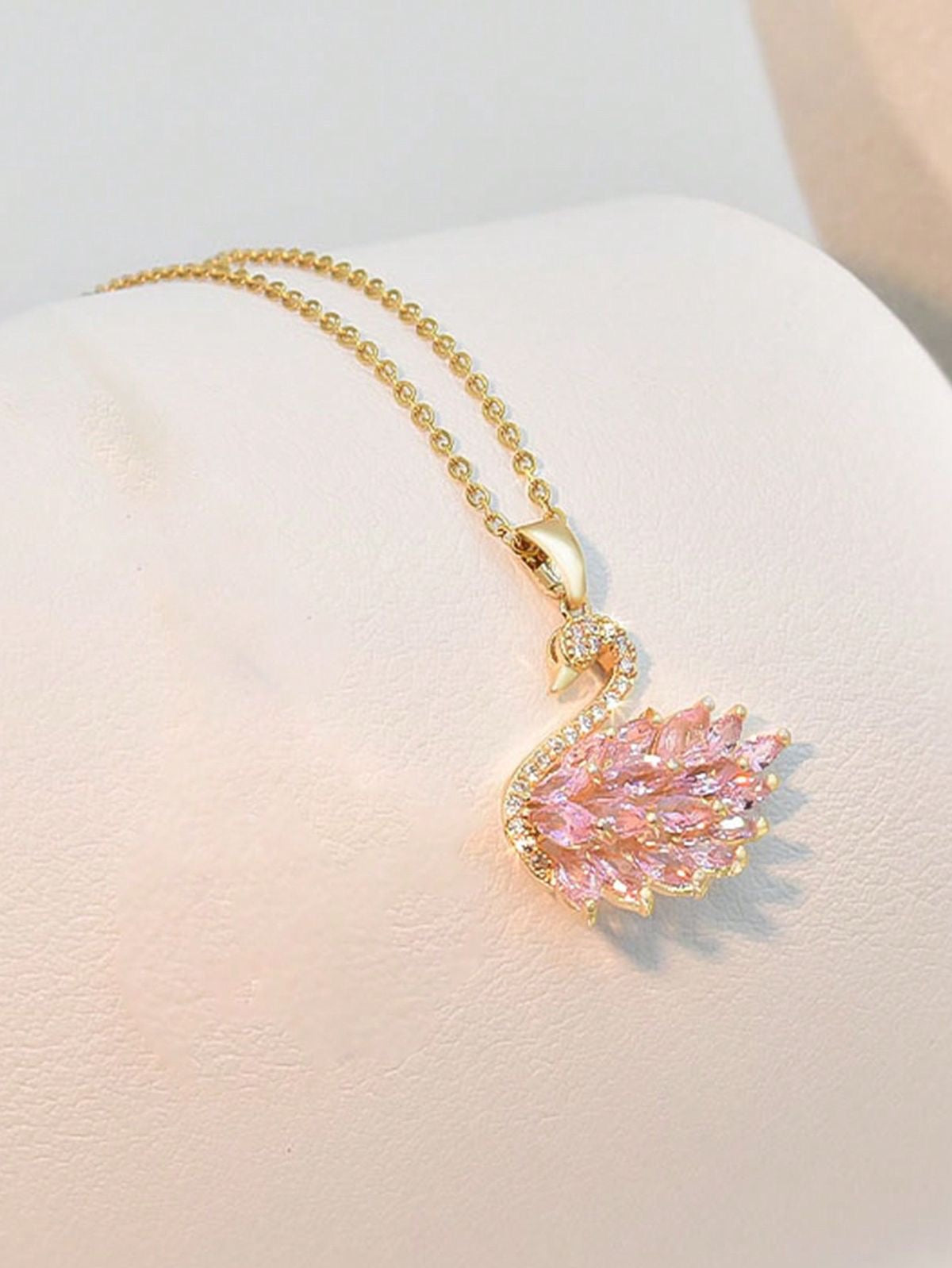 Swan - Necklace