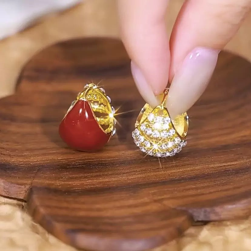 Boucles - Vintage And All The Old Money