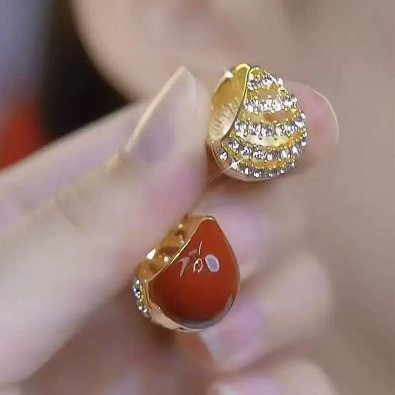 Boucles - Vintage And All The Old Money