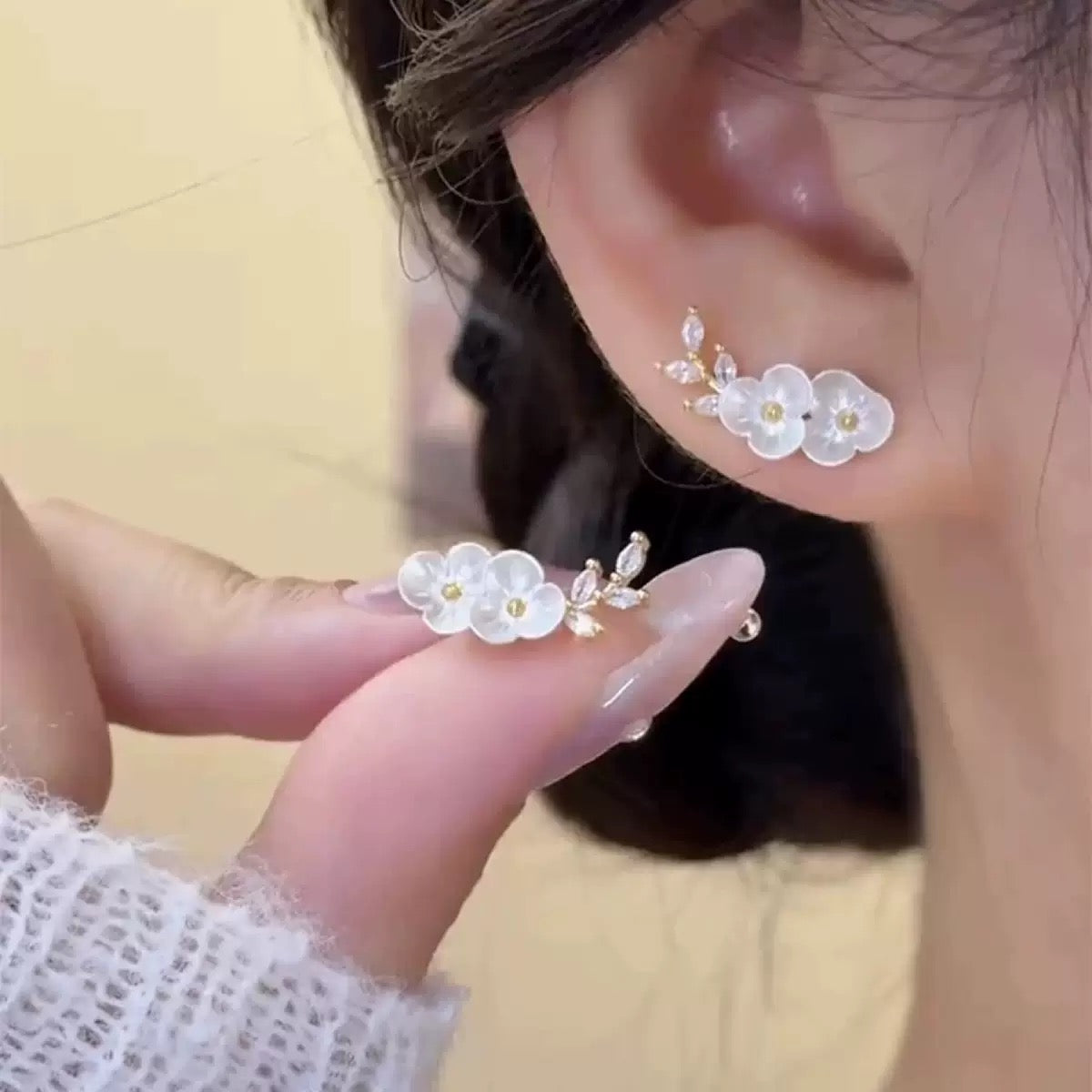 Boucles- White Flowers