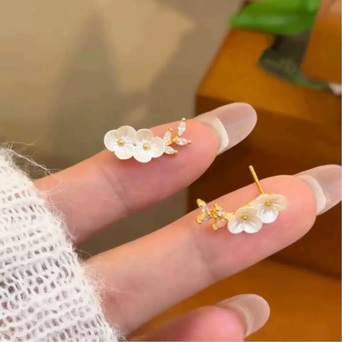 Boucles- White Flowers