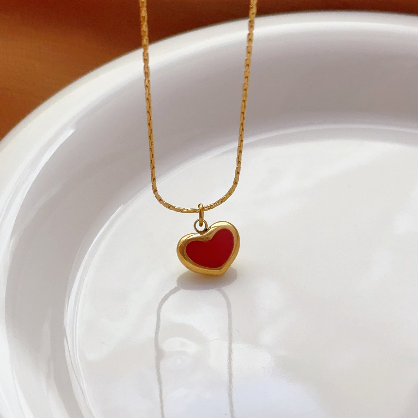 Colliers - The Red And White