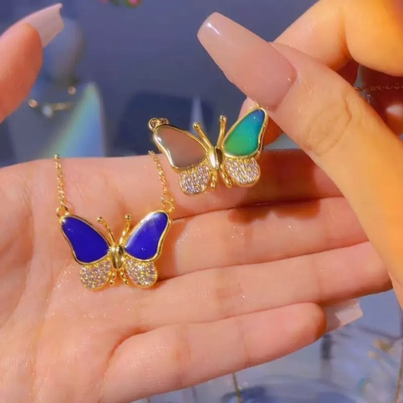 قلادة فراشة تتنفس معك