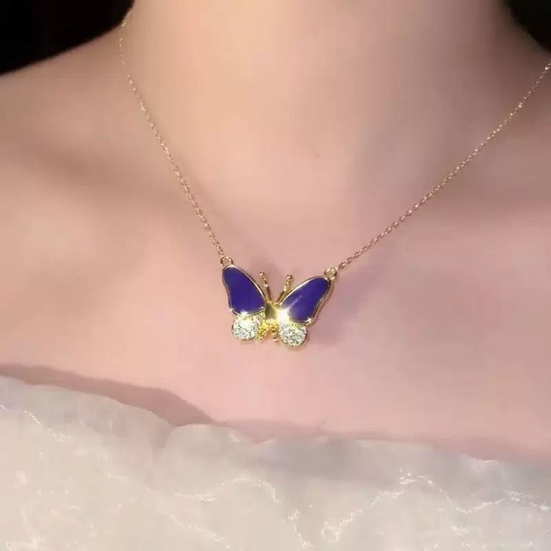 قلادة فراشة تتنفس معك