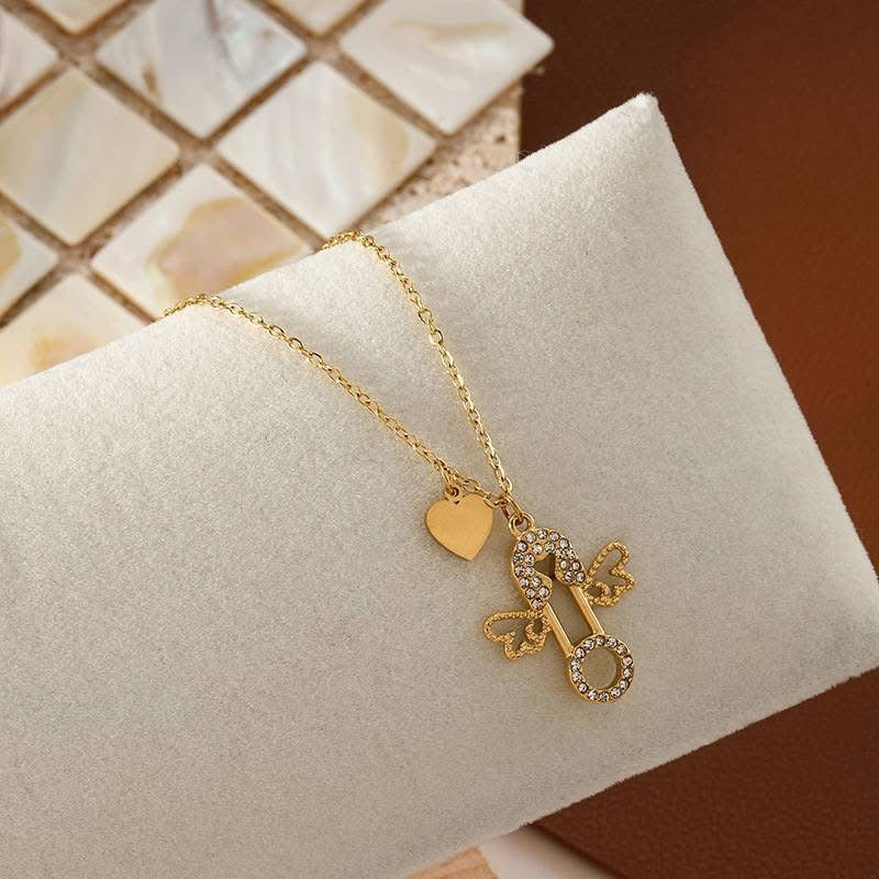 Collier Whispering love