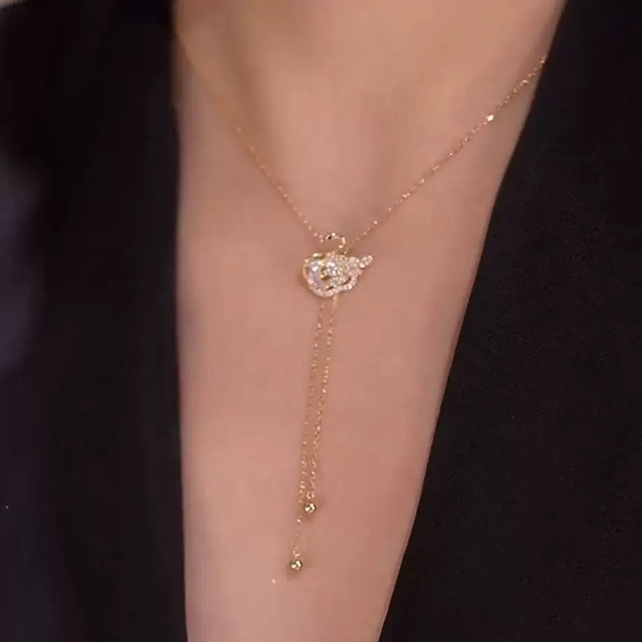 Collier - Swan Magic fit