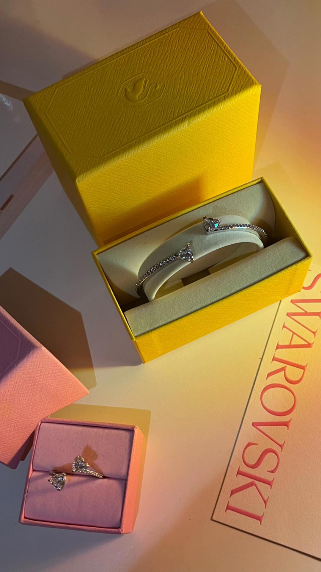 Swarovski - One Love