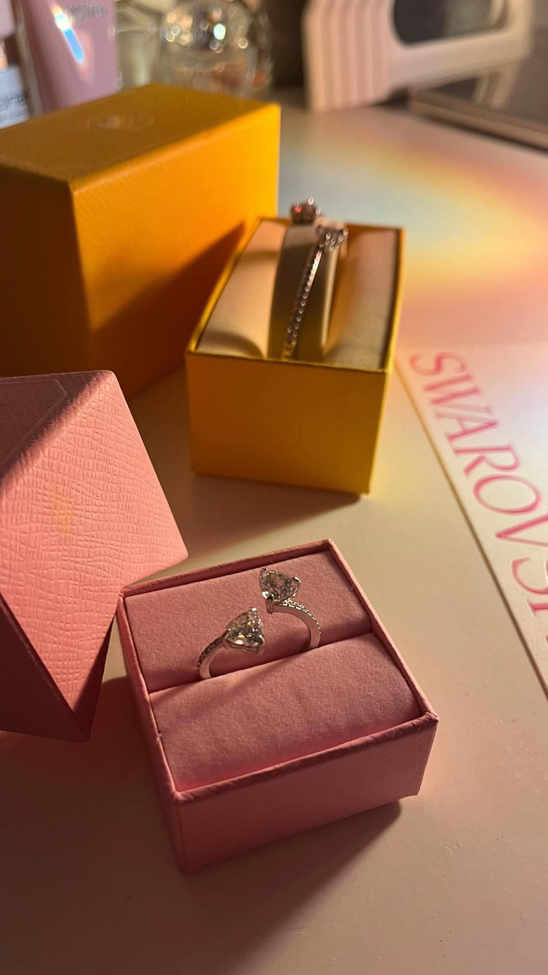 Swarovski - One Love