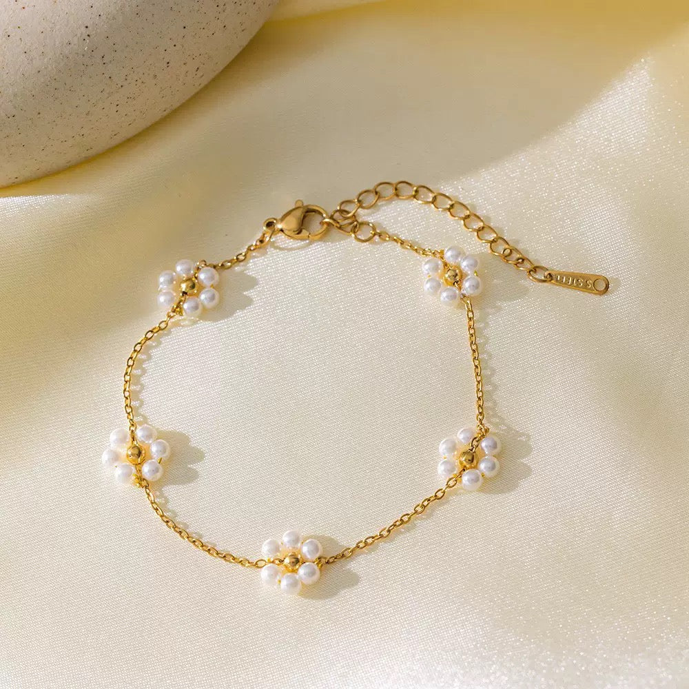 Set - The White Flowers